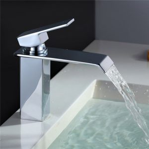 robinet-salle-de-bain-cascade-mitiguer-de-lavabo-chrome